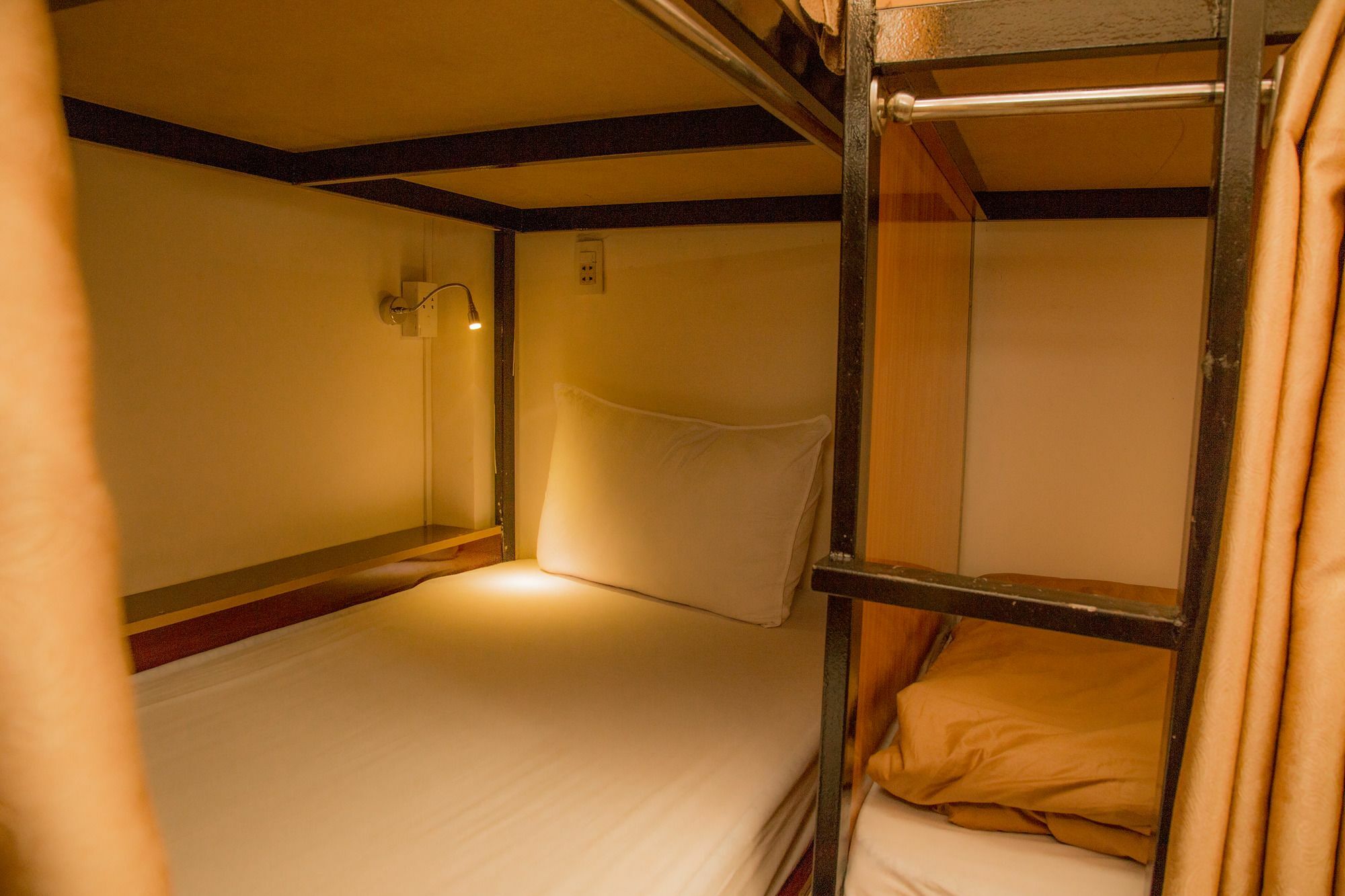 Happy Saigon Hostel โฮจิมินห์ซิตี้ ภายนอก รูปภาพ